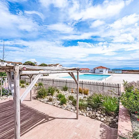 Martinique 2-3-1 By Interhome *