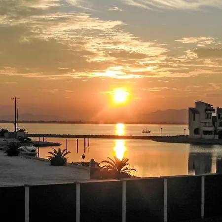 Martinique 2-3-1 By Interhome